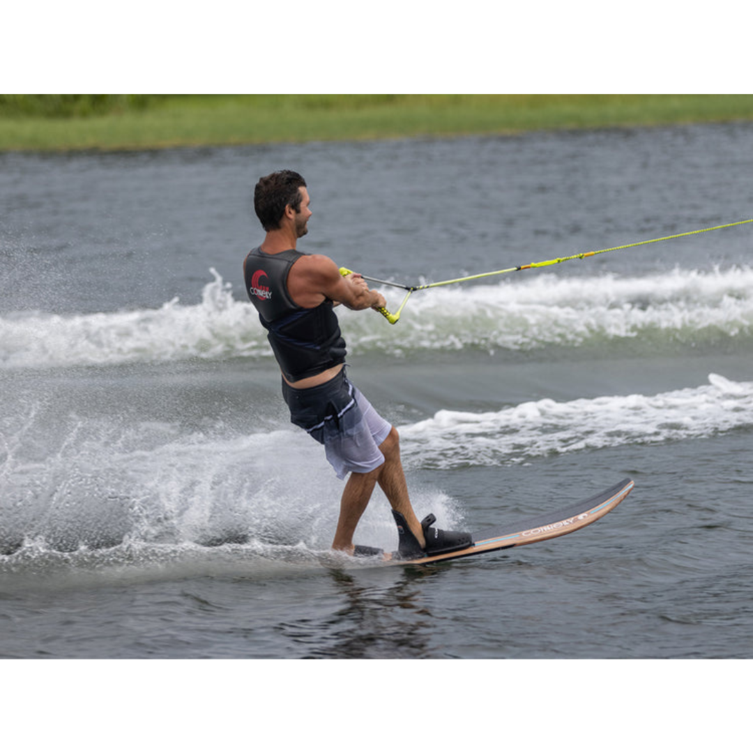 Connelly Big Daddy Slalom Water Skis Lake